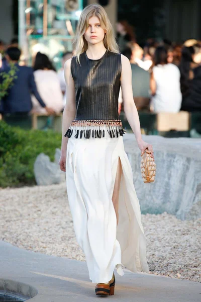 Look 33